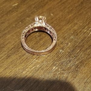 - Fashion ring 1 ct rose gold look fillagre work plated